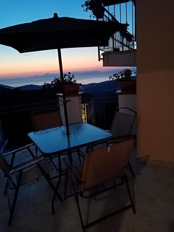 Residence I Lauri Laureana Cilento ภายนอก รูปภาพ